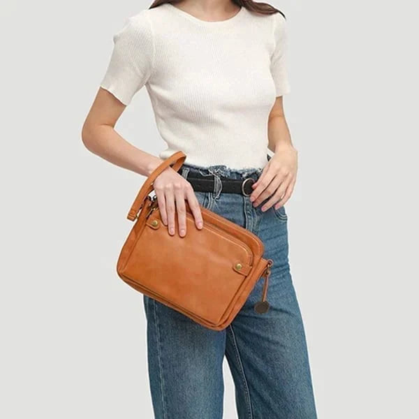 Aerie Leather Crossover Bag
 - VistulaChic
